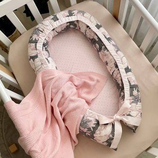 Кокон гнездышко (позиционер) Baby Design Акварельные цветы на тёмном 5019598 фото